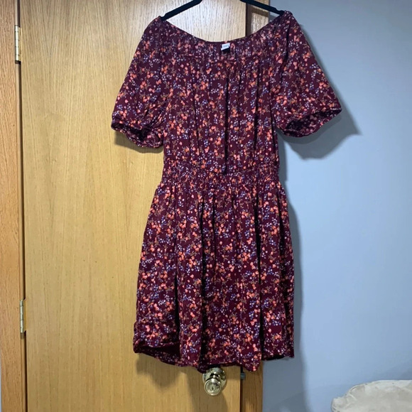 Old Navy Dresses & Skirts - Old Navy Maroon Dress with Flower Pattern